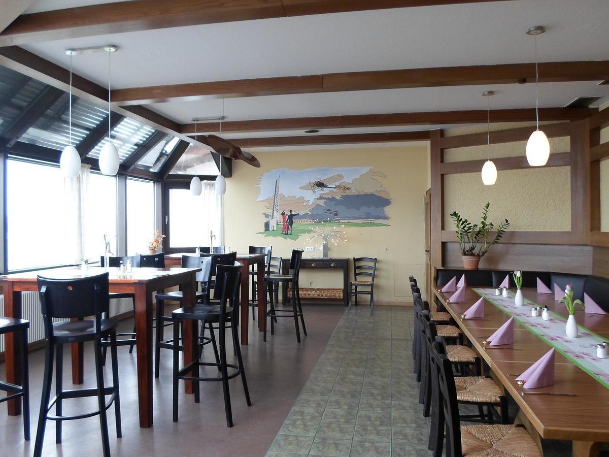 فندق Attingفي  Flugplatzrestaurant Wallmuhle المظهر الخارجي الصورة